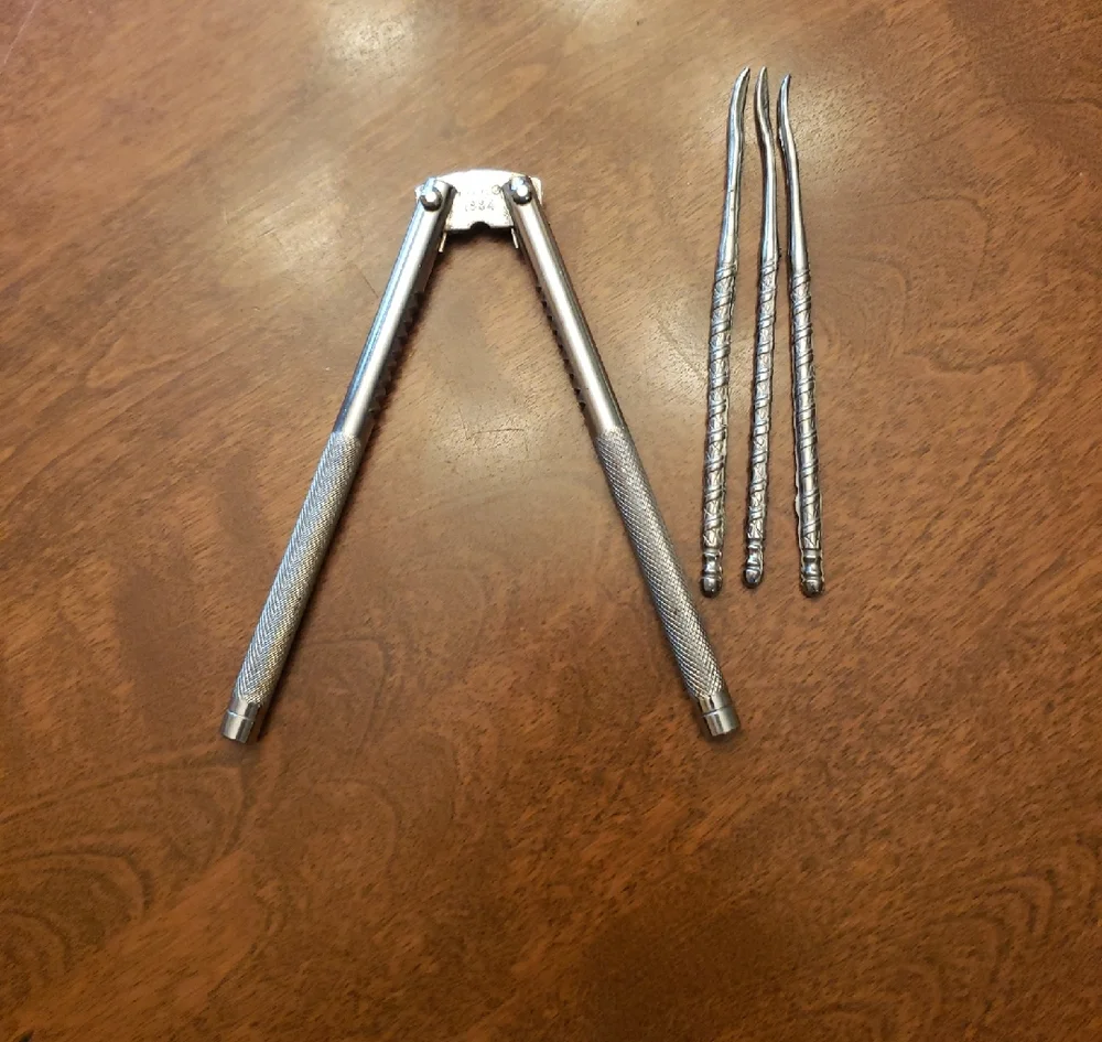 Vtg- 80s: Nut Cracking Tool Set (4pcs)